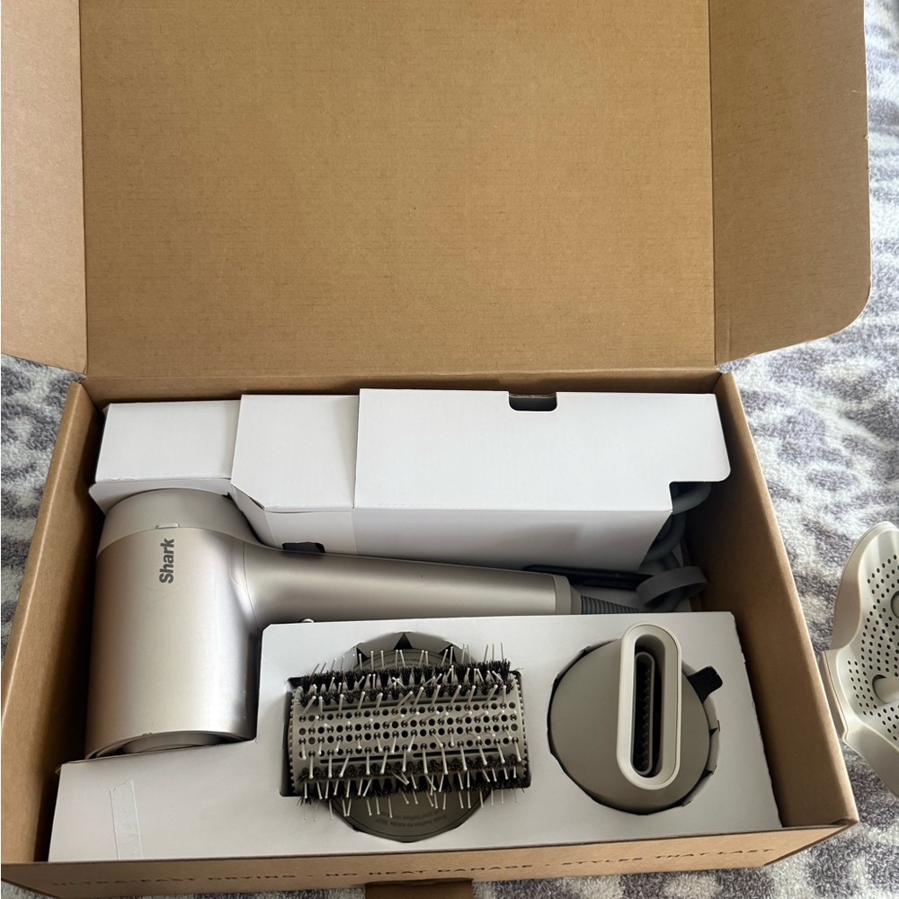 Shark HyperAIR Hair Dryer with Diffuser - Silver